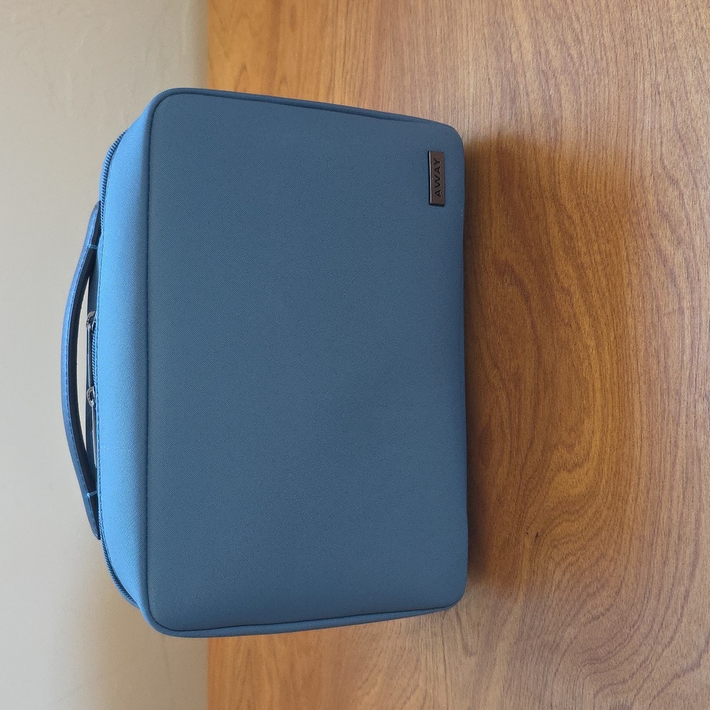 Away small toiletry bag